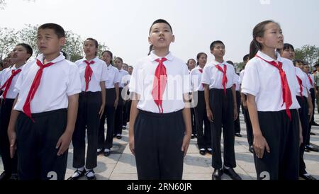 (150707) -- BEIJING, le 7 juillet 2015 -- des représentants des enfants chantent l'hymne national lors de la cérémonie d'ouverture de la Grande victoire, exposition de contribution historique pour marquer le 78e anniversaire du début de la guerre de résistance du peuple chinois contre l'agression japonaise, à Beijing, capitale de la Chine, le 7 juillet 2015. )(MCG) CHINA-BEIJING-ANTI-JAPANESE WAR-78E ANNIVERSAIRE-EXHIBITION (CN) WangxYe PUBLICATIONxNOTxINxCHN 150707 Beijing juillet 7 2015 enfants représentants chantent l'HYMNE national lors de la cérémonie d'ouverture de la Grande victoire exposition de contribution historique pour marquer la 78e Anni Banque D'Images