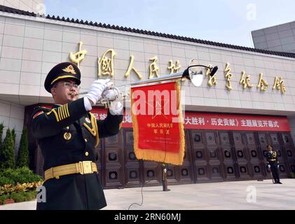 (150707) -- PÉKIN, le 7 juillet 2015 -- cérémonie d'ouverture de la Grande victoire, exposition de contribution historique pour marquer le 78e anniversaire du début de la guerre de résistance du peuple chinois contre l'agression japonaise, tenue à Pékin, capitale de la Chine, le 7 juillet 2015. )(MCG) CHINA-BEIJING-ANTI-JAPANESE WAR-78E ANNIVERSAIRE-EXHIBITION (CN) LixTao PUBLICATIONxNOTxINxCHN 150707 Beijing juillet 7 2015 cérémonie d'ouverture de la Grande victoire exposition historique de contribution pour marquer le 78e anniversaire du début des célébrités chinoises S était de résistance contre l'agression japonaise EST héros à Beijing Capit Banque D'Images