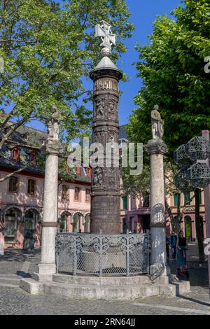 Clou colonne sur Liebfrauenplatz, Mayence, Rhénanie-Palatinat, Allemagne, Europe Banque D'Images