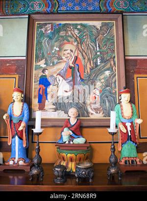 Nahan ou des figures de disciple de Bouddha dans la salle de prière, Baekyangsa ou Baegyangsa Temple dans le parc national de Naejangsan, temple principal de l'ordre de Jogye Banque D'Images