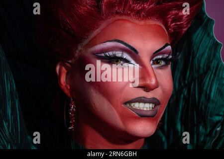 Berlin, Allemagne. 31 août 2023. Barbie Q arrive pour la première de la compétition télévisée « Drag Race Germany ». La nouvelle émission 'Drag Race Germany', adaptation de 'RuPaul's Drag Race', présente des drag Queens d'Allemagne, d'Autriche et de Suisse. Crédit : Hannes P. Albert/dpa/Alamy Live News Banque D'Images