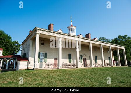 Mt VERNON, Alexandria, va — la demeure historique de George Washington, le premier président des États-Unis, est préservée à Alexandria. Ce domaine emblématique met en valeur la vie et l'héritage de Washington et reste un symbole durable du leadership et du patrimoine américains. Banque D'Images