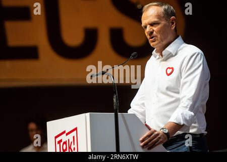 Gdansk, Pologne. 31 août 2023. Donald Tusk vu lors de la réunion du mouvement gouvernemental local «Oui pour la Pologne» au Centre européen de solidarité à Gdansk. Crédit : SOPA Images Limited/Alamy Live News Banque D'Images