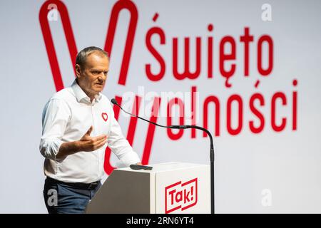 Gdansk, Pologne. 31 août 2023. Donald Tusk vu lors de la réunion du mouvement gouvernemental local «Oui pour la Pologne» au Centre européen de solidarité à Gdansk. (Photo Mateusz Slodkowski/SOPA Images/Sipa USA) crédit : SIPA USA/Alamy Live News Banque D'Images