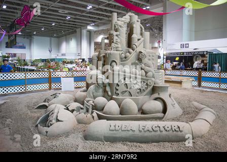 KULTUR Sandskulpturen Wettbewerb à Toronto (150829) -- TORONTO, le 28 août 2015 -- Une sculpture sur sable est présentée lors du Concours international de sculptures en paires de sable 2015 à la 137e exposition nationale canadienne à Toronto, Canada, le 28 août 2015.) CANADA-TORONTO-EXPOSITION NATIONALE CANADIENNE-CONCOURS DE COUPLES DE SCULPTURE SUR SABLE ZouxZheng PUBLICATIONxNOTxINxCHN Culture Concours de sculptures sur sable à Toronto Toronto août 28 2015 une sculpture sur sable EST présentée lors du Concours international de couples de sculpture sur sable 2015 À la 137e exposition nationale canadienne à Toronto Canada août 28 2015 C. Banque D'Images