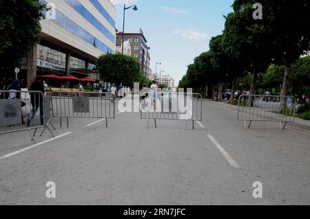 (150909) -- TUNIS, 9 septembre 2015 -- une photo prise le 9 septembre 2015 montre que l'avenue Habib Bourguiba a été fermée à la circulation en raison d'attaques terroristes potentielles à Tunis, Tunisie, le 9 septembre 2015. Les autorités tunisiennes ont ordonné de fermer l'avenue Habib Bougiba, qui est la rue principale de la capitale, de mercredi matin à lundi prochain, à titre de mesure de sécurité préventive après que des sources de renseignement ont révélé que des institutions vitales du centre-ville de Tunis étaient la cible d'attaques terroristes potentielles. TUNISIE-TUNIS-AVENUE-FERMÉ-ATTENTATS TERRORISTES POTENTIELS AdelxEzzine PUBLICATIONxNOTxINxCHN 150909 Tun Banque D'Images