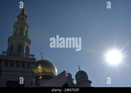 (150923) -- MOSCOU, 23 septembre 2015 -- la photo prise le 23 septembre 2015 montre la mosquée cathédrale de Moscou à Moscou, en Russie. La cérémonie d'ouverture de la nouvelle mosquée a eu lieu ici mercredi. ) (lrz) RUSSIE-MOSCOU-RELIGION-MOSCOW OUVERTURE DE LA MOSQUÉE DE LA CATHÉDRALE PavelxBednyakov PUBLICATIONxNOTxINxCHN Moscou sept 23 2015 photo prise LE 23 2015 septembre montre la mosquée de la cathédrale de Moscou la cérémonie d'ouverture de la nouvelle mosquée quel héros ici mercredi lrz Russie Moscou religion Mosquée Cathédrale Moscow ouverture PavelxBednyakov PUBLICATIONxNOTxINxINxCHN Banque D'Images