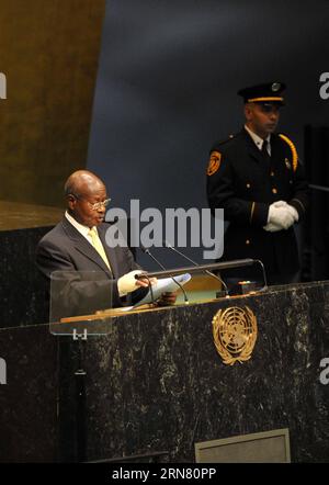 (150928) -- NEW YORK, 28 septembre 2015 -- le président ougandais Yoweri Museveni prend la parole à la 70e session de l'Assemblée générale des Nations Unies, au siège des Nations Unies à New York, aux États-Unis, le 28 septembre 2015. Le débat général de la 70e session de l'Assemblée générale des Nations Unies a débuté lundi dans la salle de l'Assemblée générale du siège de l'ONU à New York. ) Un-NEW YORK-DÉBAT GÉNÉRAL WangxLei PUBLICATIONxNOTxINxCHN New York sept 28 2015 Ouganda le Président Yoweri Museveni Veni prend la parole À la 70e session de l'Assemblée générale des Nations Unies AUX Nations Unies Banque D'Images