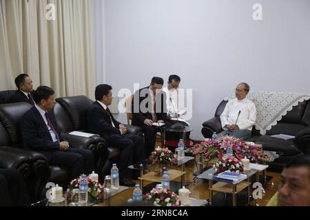 (151016) -- NAY PYI TAW, 16 octobre 2015 -- le président du Myanmar U Thein sein (1e R) rencontre des membres du groupe d'experts en prévention des inondations du ministère chinois des Ressources en eau, à Nay Pyi Taw, Myanmar, le 16 octobre 2015. Vendredi, le président du Myanmar U Thein sein a salué la coopération avec la Chine dans la lutte contre les inondations, la prévention et la prévention des catastrophes, remerciant le gouvernement et le peuple chinois pour avoir fourni une assistance opportune pendant la catastrophe. MYANMAR-NAY PYI TAW-PRÉSIDENT-CHINE-COOPÉRATION UxAung PUBLICATIONxNOTxINxCHN Nay Pyi Taw OCT 16 2015 le Président du Myanmar U Thein Be 1st r se réunit Banque D'Images