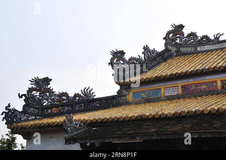 (151101) -- HANOI, Nov. 1, 2015 -- Photos taken on April 17, 2014 shows the sculptures on the building of Hue Imperial City, Vietnam. So far, five cultural sites, namely Central Sector of the Imperial Citadel of Thang Long - Hanoi, Citadel of the Ho Dynasty, Complex of Hue Monuments, Hoi An Ancient Town, My Son Sanctuary, and one mixed site of Trang An Landscape Complex in Vietnam have been inscribed in the list of world heritages by UNESCO. ) VIETNAM-WORLD HERITAGE SITES ZhangxJianhua PUBLICATIONxNOTxINxCHN   Hanoi Nov 1 2015 Photos Taken ON April 17 2014 Shows The Sculptures ON The Building Stock Photo