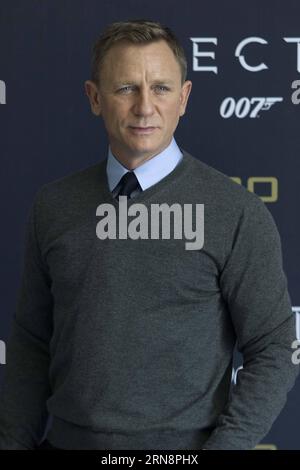 (151101) -- MEXICO, 1 novembre 2015 -- l'acteur britannique Daniel Craig pose pendant le photocall pour promouvoir le nouveau film de James Bond spectre à Mexico, capitale du Mexique, le 1 novembre 2015. Alejandro Ayala) (jp) (fnc) MEXICO-MEXICO CITY-CINEMA-spectre e AlejandroxAyala PUBLICATIONxNOTxINxCHN James Bond spectre-Photocall à Mexiko City 151101 Mexico City 1 2015 novembre l'acteur britannique Daniel Craig pose lors de l'appel photo pour promouvoir le nouveau James Bond film Specter à Mexico City capitale du Mexique LE 1 2015 novembre Alejandro Ayala JP FNC Mexico Mexico City Cinema Specter e AlejandroxAyala PUBLICATIONxNOTxINx Banque D'Images