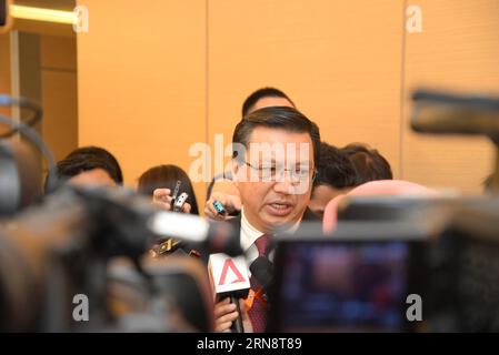 (151105) -- KUALA LUMPUR, Nov. 05, 2015 -- Malaysian Transport Minister Liow Tiong Lai (C) speaks to reporters during the 21st Asean Transport Ministers Meeting and Associated Meetings, which gathers the transport ministers of the 10 ASEAN members and China, Japan, South Korea, in Kuala Lumpur, Malaysia, Nov. 5, 2015. The 21st Asean Transport Ministers Meeting and Associated Meetings runs from Nov. 5 to Nov. 6. ) ) MALAYSIA-KUALA LUMPUR-ASEAN-TRANSPORT MINISTERS LinxHao PUBLICATIONxNOTxINxCHN   Kuala Lumpur Nov 05 2015 Malaysian Transportation Ministers Liow Tiong Lai C Speaks to Reporters dur Stock Photo