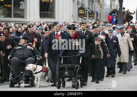 (151111) -- OTTAWA, le 11 nov. 2015 -- des vétérans participent aux cérémonies du jour du souvenir au Monument commémoratif de guerre du Canada, à Ottawa, Canada, le 11 nov. 2015. ) CANADA-OTTAWA-REMEMBERANCE DAY ChrisxRoussakis PUBLICATIONxNOTxINxCHN 151111 Ottawa nov. 11 2015 les vétérans participent aux cérémonies du jour du souvenir AU Mémorial national WAS à Ottawa Canada nov. 11 2015 Canada Ottawa Journée du souvenir PUBLICATIONxNOTxINxCHN Banque D'Images