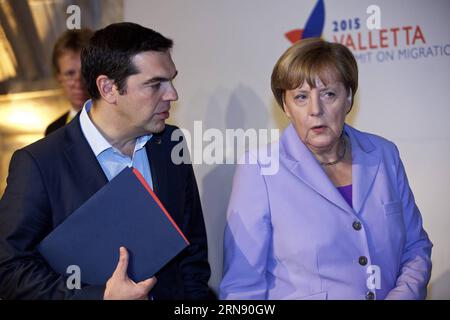 (151112) -- LA VALETTE, le 12 novembre 2015 -- le Premier ministre grec Alexis Tsipras (à gauche) s'entretient avec la chancelière allemande Angela Merkel avant une réunion informelle des chefs d'État ou de gouvernement de l'UE sur l'immigration à la Valette, Malte, le 12 novembre 2015. ) MALTE-VALLETTA-UE-SOMMET INFORMEL-IMMIGRATION JinxYu PUBLICATIONxNOTxINxCHN Valletta nov 12 2015 Premier ministre grec Alexis Tsipras l s'entretient avec la chancelière allemande Angela Merkel avant la réunion informelle des chefs d'État ou de gouvernement de l'UE SUR l'immigration à la Valette Malte LE 12 2015 novembre Malte Valette Sommet informel de l'UE Immigration JinxYu PUBLICATIONxNOT Banque D'Images