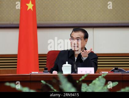 (151117) -- PÉKIN, le 17 novembre 2015 -- le Premier ministre chinois Li Keqiang préside une réunion sur la compilation du 13e plan quinquennal pour 2016-2020 à Pékin, capitale de la Chine, le 17 novembre 2015. )(MCG) CHINA-BEIJING-LI KEQIANG-FIVE-YEAR PLAN-MEETING (CN) LiuxWeibing PUBLICATIONxNOTxINxCHN Beijing novembre 17 2015 le Premier ministre chinois a quitté Keqiang Presiden pour une réunion SUR LA compilation du 13e plan quinquennal pour 2016 2020 à Beijing capitale de la Chine novembre 17 2015 mcg Chine Pékin a quitté Keqiang Réunion du Plan quinquennal CN LiuxWeibing Banque D'Images
