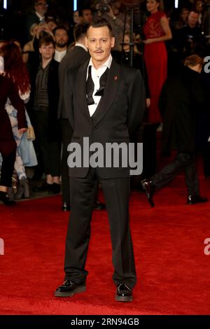 Johnny Depp assiste à la première mondiale « Murder on the Orient Express » qui se tient au Royal Albert Hall de Londres. Banque D'Images