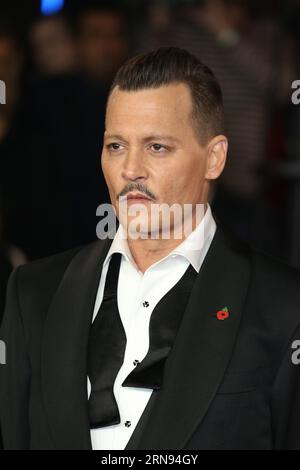 Johnny Depp assiste à la première mondiale « Murder on the Orient Express » qui se tient au Royal Albert Hall de Londres. Banque D'Images