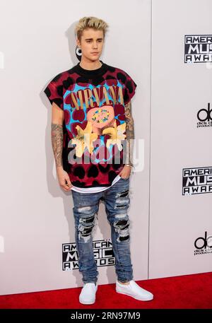 (151123) -- LOS ANGELES, 22 novembre 2015 -- le chanteur Justin Bieber assiste aux American Music Awards 2015 au Microsoft Theater de Los Angeles, Californie, États-Unis, le 22 novembre 2015.) US-LOS ANGELES-2015 MUSIC AWARDS ZhangxChaoqun PUBLICATIONxNOTxINxCHN 151123 Los Angeles nov 22 2015 chanteur Justin Bieber assiste aux American Music Awards 2015 AU Microsoft Theatre de Los Angeles Californie États-Unis nov 22 2015 U S Los Angeles 2015 Music Awards ZhangxChaoqun PUBLICATIONxNOTxINxCHN Banque D'Images