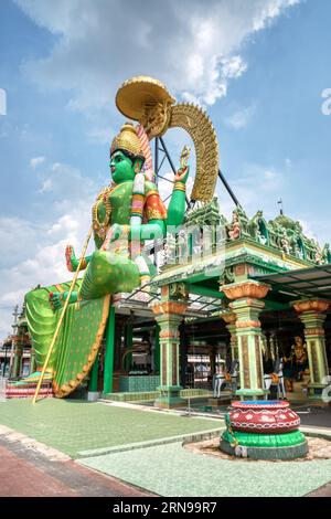 Scène autour de la structure du bâtiment et statue autour du temple Maha Parasakthi Patchaiamman Kathirvel Murugan Banque D'Images