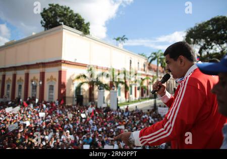 (151216) -- CARACAS, Dec. 15, 2015 -- Photo provided by shows Venezuelan President Nicolas Maduro addressing the march of workers of the National Anonymous Company Telephones of Venezuela (CANTV), in Caracas, Venezuela, on Dec. 15, 2015. Workers of the CANTV rejected on Tuesday the intentions of privatization of the sector by the new opposing majority in the National Assembly. ) VENEZUELA-CARACAS-POLITICS-MADURO VENEZUELA SxPRESIDENCY PUBLICATIONxNOTxINxCHN   151216 Caracas DEC 15 2015 Photo provided by Shows Venezuelan President Nicolas Maduro addressing The March of Workers of The National A Stock Photo