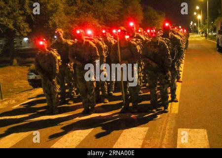 Roumanie. 15 août 2023. Des soldats assistent au cours d’assaut aérien à la base aérienne de Mihail Kogalniceanu, Roumanie, le 15 août 2023. Le cours de dix jours forme les soldats à l'assaut aérien, au chargement en élingue et au rappel. Crédit : U.S. Army/ZUMA Press Wire/ZUMAPRESS.com/Alamy Live News Banque D'Images