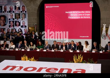 Mexico, Mexique. 31 août 2023. 31 août 2023, Mexico, Mexique : la Chancelière du Mexique, Alicia Barcena avec le coordinateur du Parti du mouvement de régénération nationale, Eduardo Ramirez et du Sénat, Alejandro Armenta dans l'ancien manoir de Xicotencatl avec les sénateurs des partis du mouvement de régénération nationale, travailliste et vert, à Mexico. Le 31 août 2023 à Mexico, Mexique (photo de Luis Barron/Eyepix Group/Sipa USA). Crédit : SIPA USA/Alamy Live News Banque D'Images