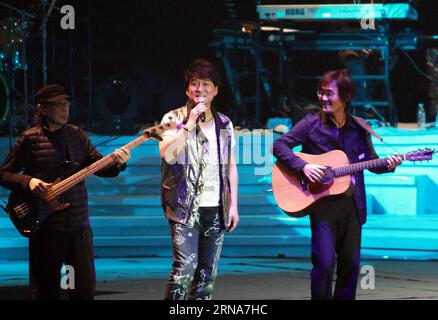 (160111) -- NANJING, 9 janvier 2016 -- le chanteur Emil Wakin Chau se produit lors de son concert à Nanjing, capitale de la province du Jiangsu de l est de la Chine, le 9 janvier 2016.) (Ry) CHINA-NANJING-CONCERT (CN) WangxQiming PUBLICATIONxNOTxINxCHN 160111 Nanjing Jan 9 2016 le chanteur Emil Wakin Chau se produit lors de son concert à Nanjing capitale de la Chine orientale S Jiangsu province Jan 9 2016 Ry China Nanjing concert CN WangxQiming PUBLICATIONxNOTxINxCHN Banque D'Images