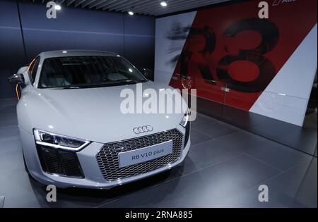 (160112) -- BRUSSELS, Jan. 12, 2016 -- Photo taken on Jan. 12, 2016 shows an Audi R8 V10 plus during the media day of the 94th European Motor Show in Brussels, capital of Belgium. ) BELGIUM-BRUSSELS-MOTOR-SHOW YexPingfan PUBLICATIONxNOTxINxCHN   160112 Brussels Jan 12 2016 Photo Taken ON Jan 12 2016 Shows to Audi R8 V10 Plus during The Media Day of The 94th European Engine Show in Brussels Capital of Belgium Belgium Brussels Engine Show YexPingfan PUBLICATIONxNOTxINxCHN Stock Photo
