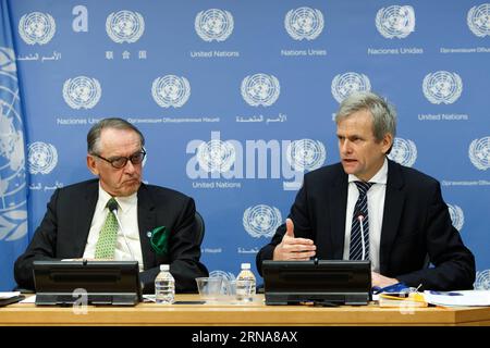 (160112) -- NEW YORK, 12 janvier 2016 -- Jan Eliasson (à gauche), secrétaire général adjoint des Nations Unies, et Bela Hovy, chef de la Section des migrations à la Division de la population du Département des affaires économiques et sociales des Nations Unies, assistez à une conférence de presse sur la feuille de route du secrétaire général pour les mouvements massifs de migrants et de réfugiés et le lancement de la révision 2015 du stock international de migrants, au siège de l ONU à New York, le 12 janvier 2016. Avec 70 millions de personnes de plus vivant à l’étranger en 2015 qu’en 2000, le vice-secrétaire général de l’ONU Jan Eliasson a déclaré mardi aux journalistes ici présents que la migration devrait être vue Banque D'Images