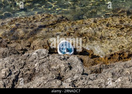 Nature sauvage plages de pierres Péninsule de Kamenjak Pula paysage en Croatie Banque D'Images