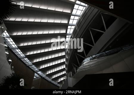 (160129) -- ADDIS-ABEBA, 29 janvier 2016 -- le dôme d'une salle de conférence est vu au siège de l'Union africaine (UA) à Addis-Abeba, Éthiopie, le 29 janvier 2016. Le sommet des chefs d'Etat de l'UA se tiendra du 30 au 31 janvier, sous le thème de l'année des droits de l'homme, avec un accent particulier sur les droits des femmes. ETHIOPIE-ADDIS ABABA-26E SOMMET de l'UA PanxSiwei PUBLICATIONxNOTxINxCHN Addis Ababa Jan 29 2016 le dôme d'une salle de conférence EST Lakes AU siège de l'UA à Addis Ababa Ethiopie LE 29 2016 janvier le Sommet des chefs d'Etat au sera héros du 30 au 31 janvier Banque D'Images