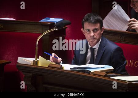 Le Premier ministre français Manuel Valls assiste à une réunion du Parlement à Paris le 5 février 2016. Le gouvernement français propose un amendement constitutionnel pour une mise en œuvre rapide de l'état d'urgence, au cas où le pays serait confronté à des attaques terroristes, a déclaré le manuel Valls vendredi. FRANCE-PARIS-PM-POSSIBLE AMENDEMENT CONSTITUTIONNEL TheoxDuval PUBLICATIONxNOTxINxCHN le Premier ministre français Manuel Valls assiste à une réunion du Parlement à Paris le 5 2016 février le gouvernement français propose un amendement constitutionnel pour la mise en œuvre rapide d'un état D'URGENCE au cas où le pays serait confronté à des attaques terroristes Manuel va Banque D'Images