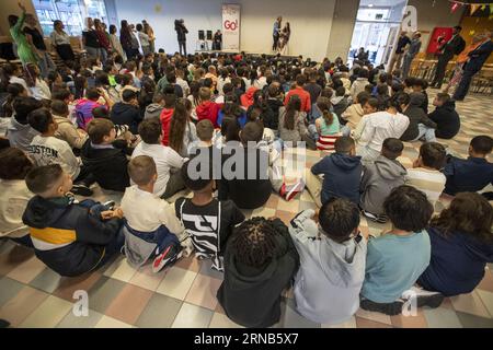 Vilvoorde, Belgique. 01 septembre 2023. L'illustration montre le premier jour d'école au Go! Basisschool Klim-Op à Vilvoorde, le premier jour d'école de l'année scolaire 2023-2024/2023, vendredi 01 septembre. BELGA PHOTO NICOLAS MAETERLINCK crédit : Belga News Agency/Alamy Live News Banque D'Images