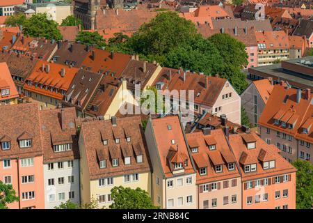 Vue surélevée d'un quartier résidentiel dans la ville de Nuremberg, Allemagne Banque D'Images