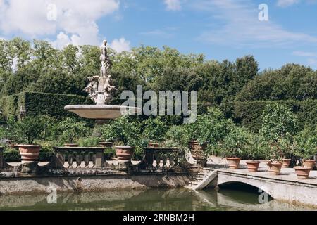 Sculptures à Fontano dell Oceano, dans les jardins de Boboli, Florence Banque D'Images