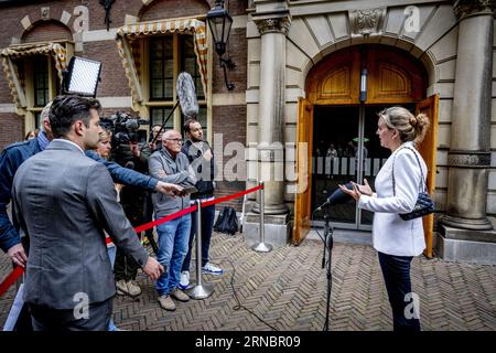 LA HAYE - Vivianne Heijnen Secrétaire d'État aux infrastructures et à la gestion de l'eau. Dans le Binnenhof avant le Conseil hebdomadaire des ministres. ANP ROBIN UTRECHT netherlands Out - belgique Out Banque D'Images