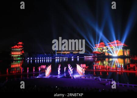 (160312) -- KAIFENG, March 11, 2016 -- Photo taken on March 11, 2016 shows the scene of an on-water performance reproducing the prosperity of capital city Kaifeng (historically known as Daliang, Bianliang, Bianjing, Dongjing) of Northern Song Dynasty (960-1127 AD) in Kaifeng, Central China s Henan Province. ) (wyl) CHINA-HENAN-WATER-PERFORMANCE (CN) LixJunsheng PUBLICATIONxNOTxINxCHN   160312 Kaifeng March 11 2016 Photo Taken ON March 11 2016 Shows The Scene of to ON Water Performance reproducing The Prosperity of Capital City Kaifeng historically known As Daliang  Bianjing Dong Jing of Northe Stock Photo