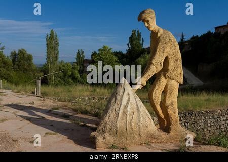 Monument aux travailleurs du sel, Poza de la Sal, Burgos, Espagne Banque D'Images