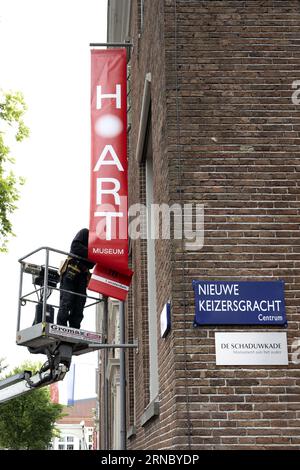 AMSTERDAM - des bannières portant le nouveau nom H'ART Museum seront accrochées sur la façade de l'ancien Museum Hermitage Amsterdam. Le musée de l'Amstel a décidé de changer de nom après avoir rompu ses liens avec l'Ermitage russe à Saint-Pétersbourg en raison de la guerre en Ukraine. ANP OLAF KRAAK pays-bas sorti - belgique sorti Banque D'Images