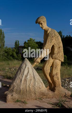 Monument aux travailleurs du sel, Poza de la Sal, Burgos, Espagne Banque D'Images