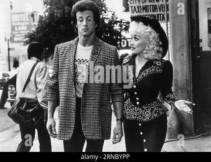 Film RHINESTONE 1984 20th Century Fox avec Dolly Parton et Sylvester Stallone Banque D'Images