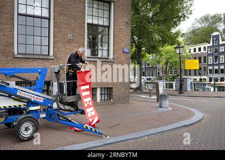 AMSTERDAM - des bannières portant le nouveau nom H'ART Museum seront accrochées sur la façade de l'ancien Museum Hermitage Amsterdam. Le musée de l'Amstel a décidé de changer de nom après avoir rompu ses liens avec l'Ermitage russe à Saint-Pétersbourg en raison de la guerre en Ukraine. ANP OLAF KRAAK pays-bas sorti - belgique sorti Banque D'Images