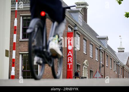 AMSTERDAM - des bannières portant le nouveau nom H'ART Museum seront accrochées sur la façade de l'ancien Museum Hermitage Amsterdam. Le musée de l'Amstel a décidé de changer de nom après avoir rompu ses liens avec l'Ermitage russe à Saint-Pétersbourg en raison de la guerre en Ukraine. ANP OLAF KRAAK pays-bas sorti - belgique sorti Banque D'Images