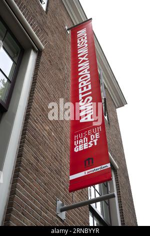 AMSTERDAM - des bannières portant le nouveau nom H'ART Museum seront accrochées sur la façade de l'ancien Museum Hermitage Amsterdam. Le musée de l'Amstel a décidé de changer de nom après avoir rompu ses liens avec l'Ermitage russe à Saint-Pétersbourg en raison de la guerre en Ukraine. ANP OLAF KRAAK pays-bas sorti - belgique sorti Banque D'Images