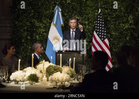 (160324) -- BUENOS AIRES, le 24 mars 2016 -- le président argentin Mauricio Macri (C) prononce un discours lors du dîner en l'honneur du président américain Barack Obama, au Kirchner Cultural Center, à Buenos Aires, capitale de l'Argentine, le 23 mars 2016.) (fnc) (ah) ARGENTINE-BUENOS AIRES-États-Unis PRESIDENT-VISIT MARTINxZABALA PUBLICATIONxNOTxINxCHN Buenos Aires Mars 24 2016 Argentine S Président Mauricio Macri C prononce un discours lors du dîner en L'HONNEUR du Président américain Barack Obama AU Centre culturel Kirchner à Buenos Aires capitale de l'Argentine LE 23 2016 Mars FNC AH Argentina Bueno Banque D'Images
