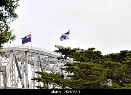 Neuseeland stimmt für Beibehaltung der bisherigen Nationalfahne (160324) -- WELLINGTON, March 24, 2016 -- Photo taken on March 11, 2016 shows New Zealand s current national flag (L) and the alternative offering on Auckland Harbour Bridge in Auckland, New Zealand. New Zealanders have voted to keep the British Union Jack in their national flag, spurning Prime Minister John Key s bid for a change to a silver fern design in a referendum that closed Thursday. ) NEW ZEALAND-NATIONAL FLAG-CHANGE-REJECTION SuxLiang PUBLICATIONxNOTxINxCHN   New Zealand true for Retention the so far National flag  Welli Stock Photo