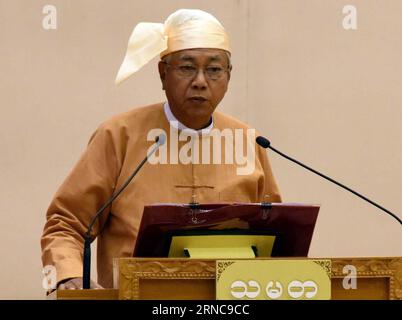 (160330) -- NAY PYI TAW, le 30 mars 2016 -- le président nouvellement élu du Myanmar U Htin Kyaw prononce un discours après avoir prêté serment au Parlement de l'Union à Nay Pyi Taw, Myanmar, le 30 mars 2016. )(lyi) MYANMAR-NAY PYI TAW-UNION PARLIAMENT moi PUBLICATIONxNOTxINxCHN Nay Pyi Taw Mars 30 2016 le président nouvellement élu du Myanmar U Htin Kyaw prononce un discours après avoir PRÊTÉ SERMENT au Parlement de l'Union à Nay Pyi Taw Myanmar Mars 30 2016 lyi Myanmar Nay Pyi Taw Parlement de l'Union moi PUBLICATIONxNOTxINxCHN Banque D'Images