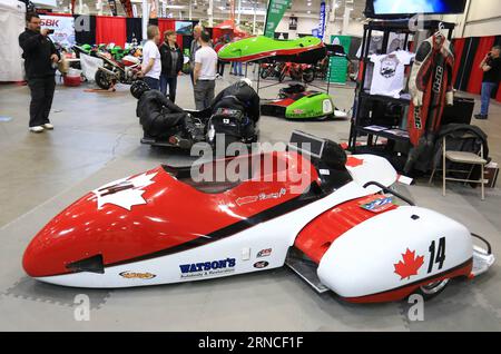 (160410) -- TORONTO, le 10 avril 2016 -- Un side-car pour motocyclette est vu lors du Toronto International Motorcycle Springshow 2016 au International Centre de Toronto, Canada, le 10 avril 2016.) CANADA-TORONTO-INTERNATIONAL MOTOCYCLETTE SPRINGSHOW ZouxZheng PUBLICATIONxNOTxINxCHN 160410 Toronto avril 10 2016 une motocyclette Sidecar EST Lakes pendant la moto internationale de Toronto 2016 AU Centre international de Toronto Canada avril 10 2016 Canada Toronto motocyclette internationale ZouxZheng PUBLICATIONxNOTxINxCHN Banque D'Images