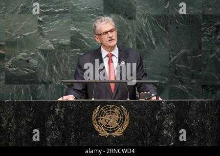 Feierliche Unterzeichnung des un-Klimaabkommens à New York (160422) -- NATIONS UNIES, le 22 avril 2016 -- Mogens Lykkketoft, président de la 70e session de l'Assemblée générale des Nations Unies, prononce un discours lors de la cérémonie d'ouverture de Paris sur le climat au siège des Nations Unies à New York, le 22 avril 2016. )(dh) ACCORD ONU-PARIS CÉRÉMONIE DE SIGNATURE CÉRÉMONIE D'OUVERTURE LixMuzi PUBLICATIONxNOTxINxCHN Signature solennelle l'Accord des Nations Unies sur le climat à New York 160422 Nations Unies avril 22 2016 Mogens Lykkketoft Président de la 70e session de l'Assemblée générale des Nations Unies prononce l'ouverture Banque D'Images