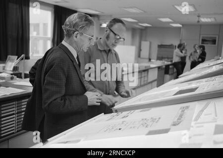 Courant 47-1-1973 : Hamar sur les airs Marienlyst est devenu une institution géante. Maintenant, NRK va étendre les émissions de district. À l'automne, un bureau de district a été créé pour Hedmark et Oppland. À plus long terme, il est souhaitable que chaque comté dispose de sa propre station de radio de district. Photo : Sverre A. Børretzen / Aktuell / NTB ***PHOTO NON TRAITÉE*** ce texte a été traduit automatiquement! Banque D'Images